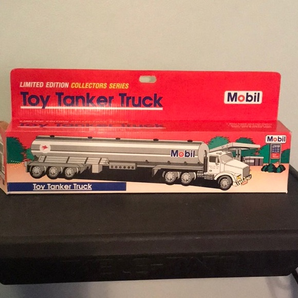 1993 MOBIL TOY TANKER TRUCK - Picture 2 of 6